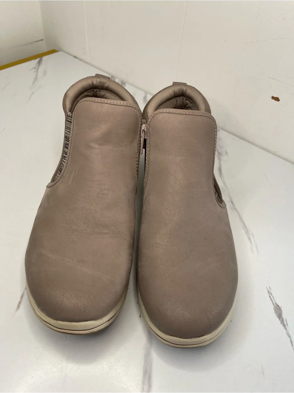 Clarks Cloudsteppers Casual Booties-Breeze Clover-Taupe- Size 8.5M